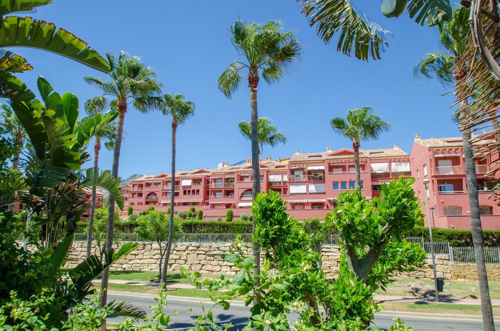 דירות בנאלמדנה Gorgeous 170 Sq.M. Penthouse With Sea View Terraces מראה חיצוני תמונה