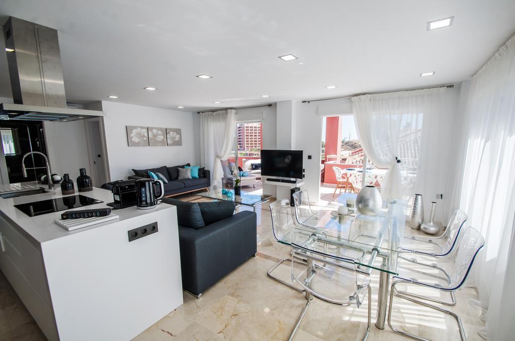 דירות בנאלמדנה Gorgeous 170 Sq.M. Penthouse With Sea View Terraces מראה חיצוני תמונה