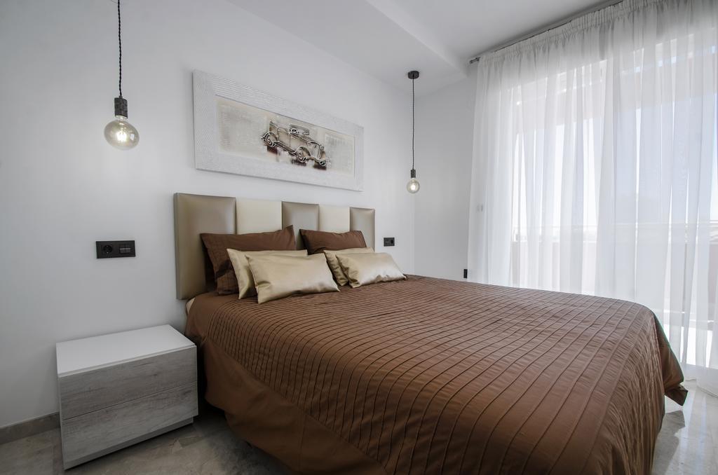 דירות בנאלמדנה Gorgeous 170 Sq.M. Penthouse With Sea View Terraces מראה חיצוני תמונה