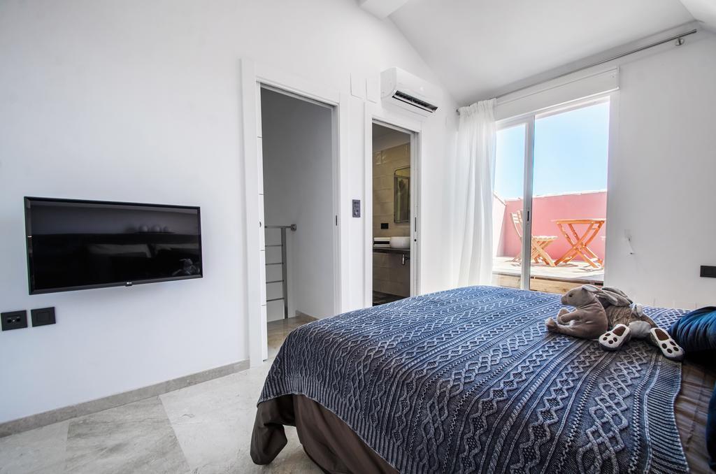 דירות בנאלמדנה Gorgeous 170 Sq.M. Penthouse With Sea View Terraces מראה חיצוני תמונה