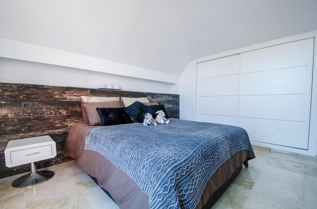 דירות בנאלמדנה Gorgeous 170 Sq.M. Penthouse With Sea View Terraces מראה חיצוני תמונה