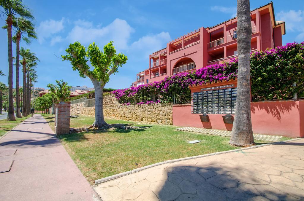 דירות בנאלמדנה Gorgeous 170 Sq.M. Penthouse With Sea View Terraces מראה חיצוני תמונה