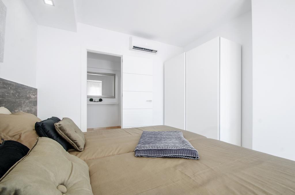 דירות בנאלמדנה Gorgeous 170 Sq.M. Penthouse With Sea View Terraces מראה חיצוני תמונה