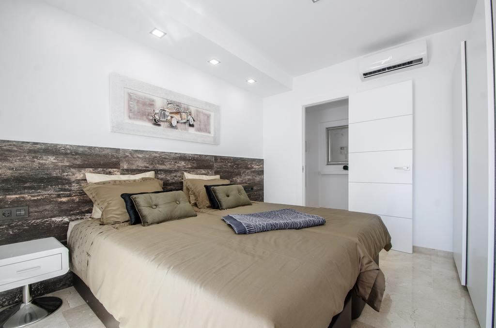 דירות בנאלמדנה Gorgeous 170 Sq.M. Penthouse With Sea View Terraces מראה חיצוני תמונה