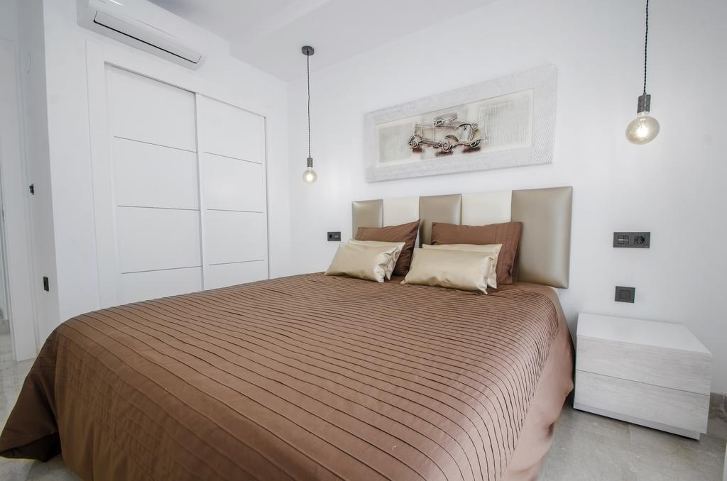 דירות בנאלמדנה Gorgeous 170 Sq.M. Penthouse With Sea View Terraces מראה חיצוני תמונה